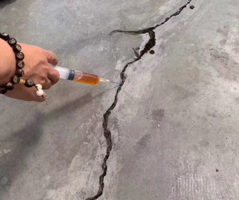 酒泉混凝土裂缝修补技术详解​