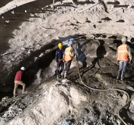 酒泉拱顶带模注浆料的施工流程及注意事项